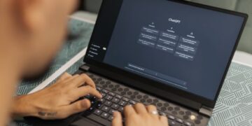 ChatGPT ipak još nije stigao na Linux: OpenAI i dalje nudi aplikaciju samo za Mac i Windows