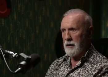 Otac nas je ostavio, a majka je radila sve da od nas napravi ljude: Ispovest Dina Merlina o odrastanju u velikoj nemaštini