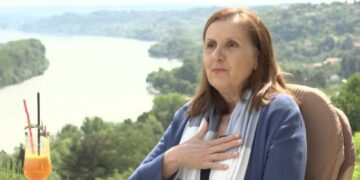Smatrala sam da to nije za mene: Olga Odanović je Radošu Bajiću vratila scenario za „Selo gori, a baba se češlja“