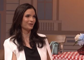 Komšije otkrile sve o Mariji Karan: Evo u kakvim odnosima je glumica sa bivšim suprugom